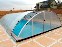 poly carbonated retractable roof