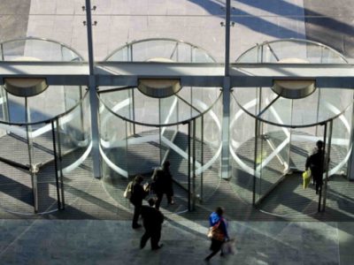 درب شیشه ای گردان