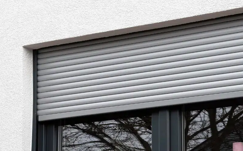 برد استاندارد ریموت کنترل درب چند متر است؟